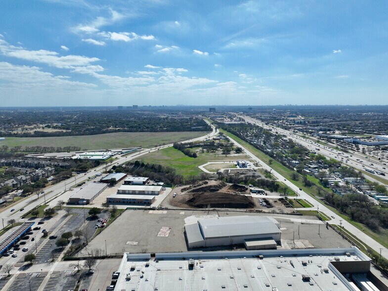 More Photos Of 6000 Split Trail Rd, Plano Warehouse For Lease