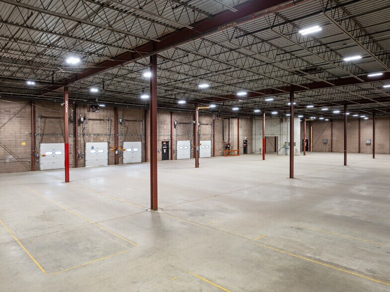 More Photos Of 1 Cornell Pl, Wilmington Warehouse For Lease