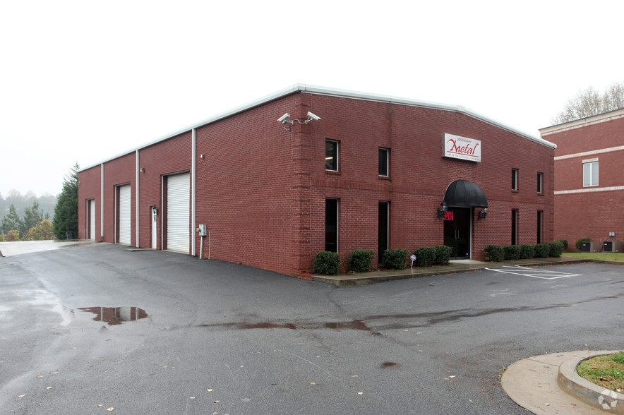 Primary Photo Of 733 Church St, Buford Showroom For Lease