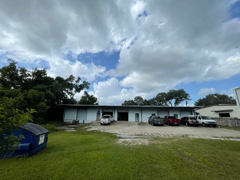 More Photos Of 280-286 E Palmetto Ave, Longwood Warehouse For Sale