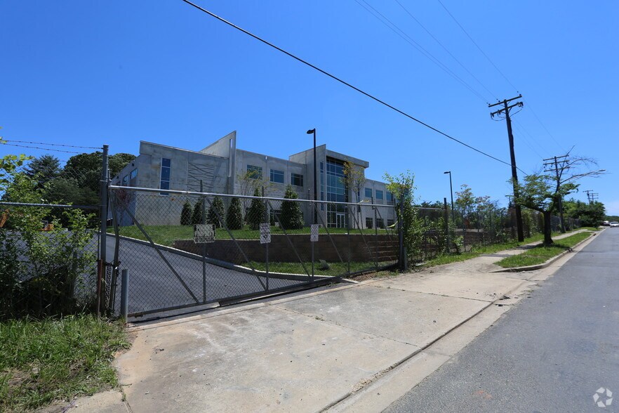 More Photos Of 7521 Jefferson Ave, Hyattsville Flex For Lease