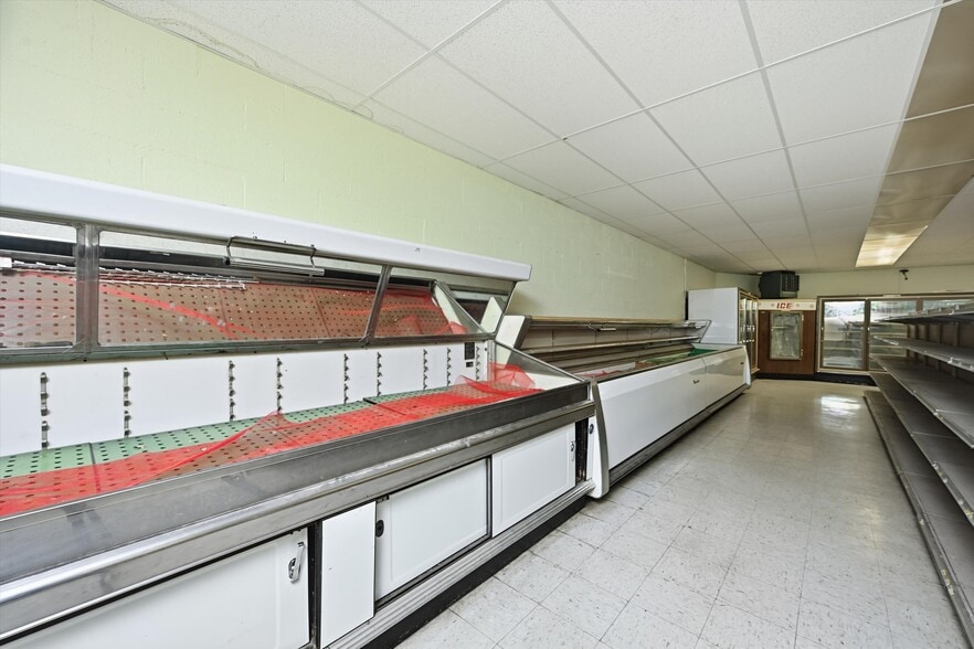 More Photos Of 3794 CA-20, Nice General Retail For Sale