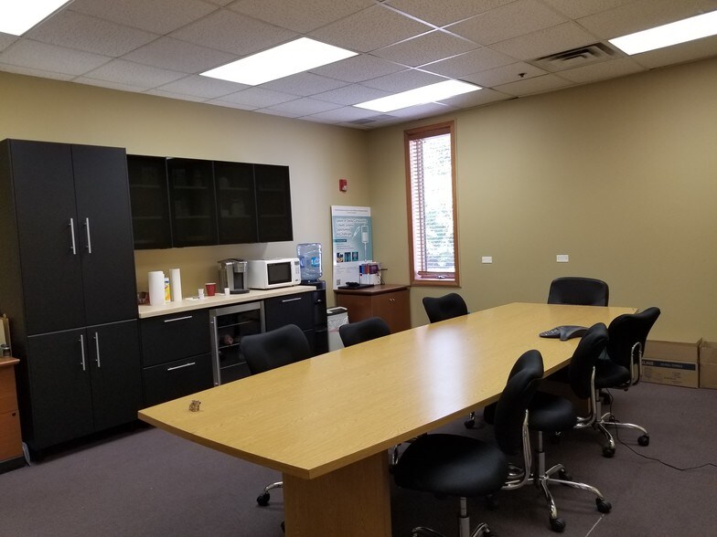 More Photos Of 850 W Bartlett Rd, Bartlett Medical For Sale