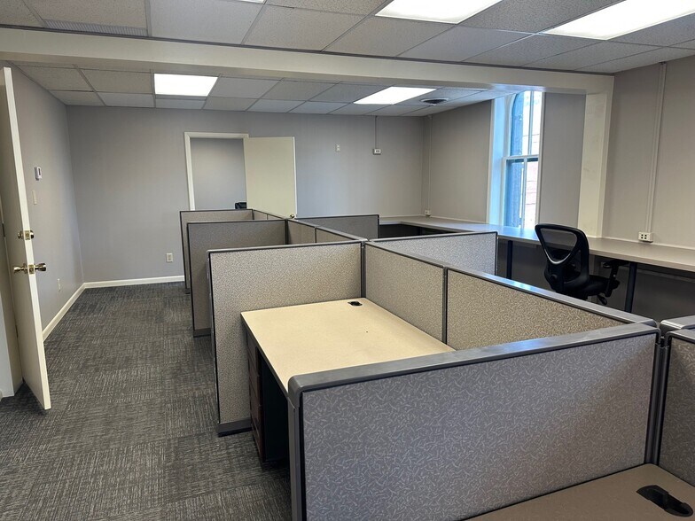 More Photos Of 201-207 S Court St, Medina Storefront Retail Residential For Lease