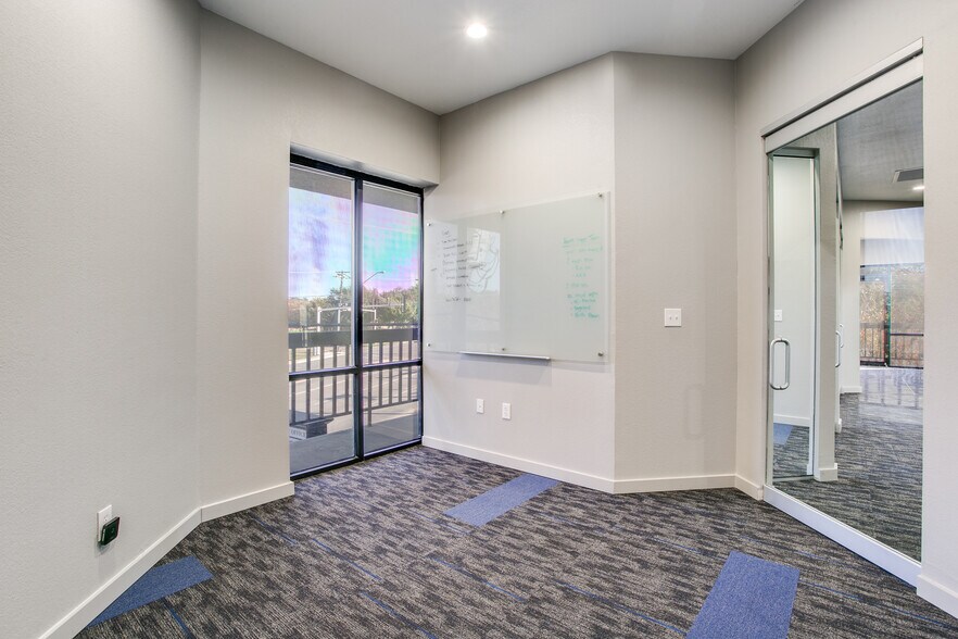 More Photos Of 2650 Valley View Ln, Farmers Branch Office For Sale