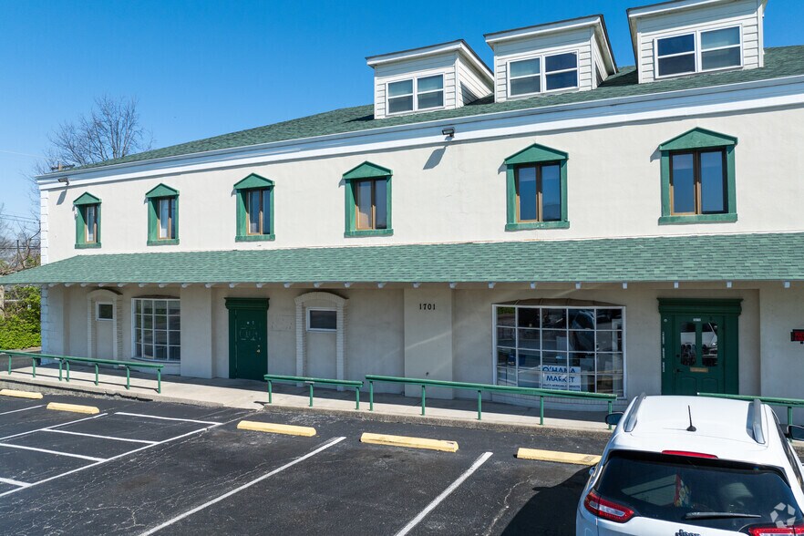 More Photos Of 1701 Alexandria Dr, Lexington General Retail For Lease