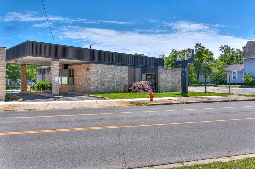 More Photos Of 1217 Greenwood Ave, Jackson General Retail For Sale