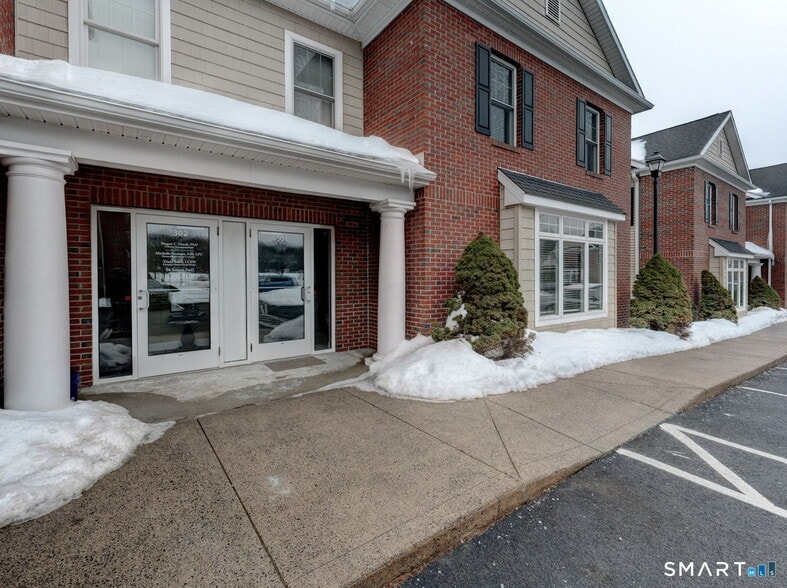 More Photos Of 225 Oakland Rd, South Windsor Office For Sale