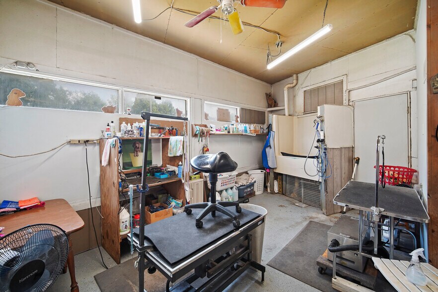 More Photos Of 3980 Ann Arbor Rd, Jackson Light Manufacturing For Sale