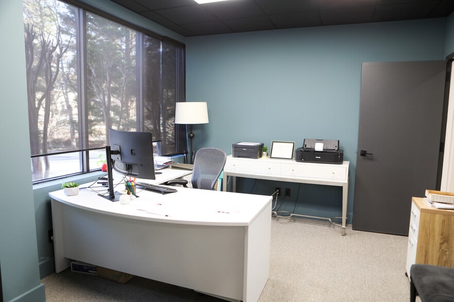 More Photos Of 3595 McCall Pl, Atlanta Distribution For Sale