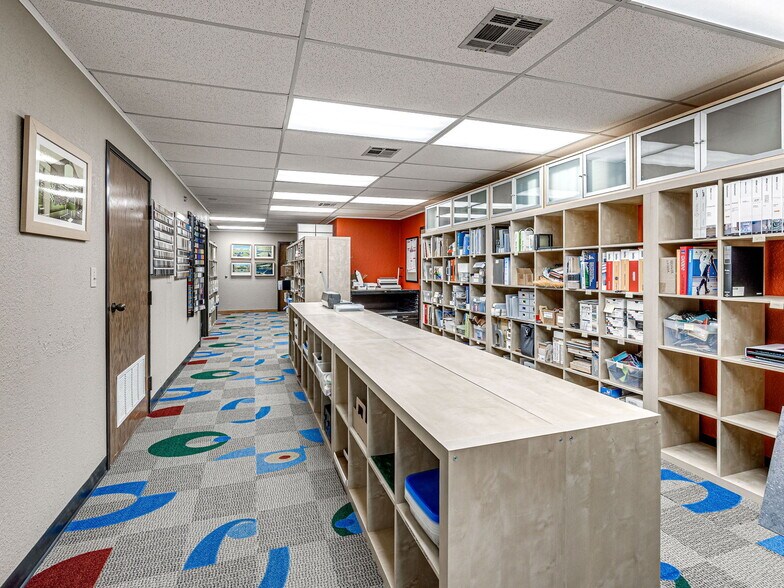 More Photos Of 11100 Stratford Dr, Oklahoma City Loft Creative Space For Sale