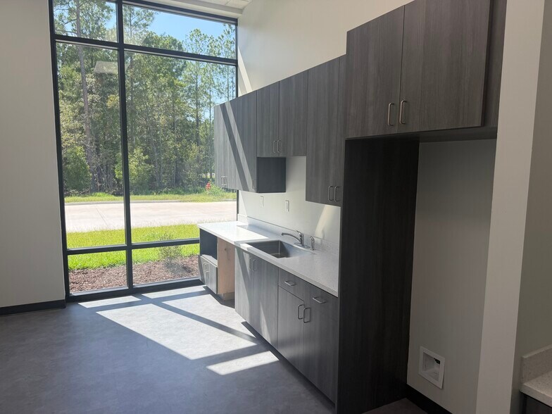 More Photos Of 400 Kaizen Pky, Savannah Unknown For Lease