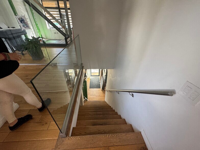 More Photos Of 174 Targee St, Staten Island Office For Lease