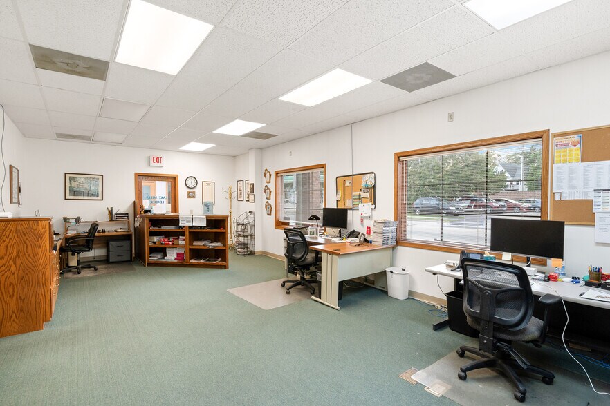More Photos Of 316 N Main St, Lake Mills Office For Sale
