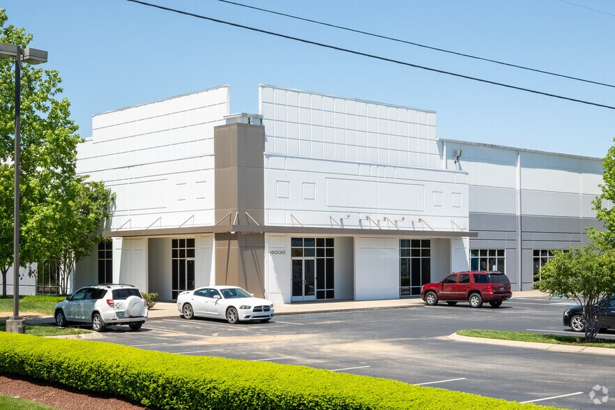 More Photos Of 4000-4010 Centre Pointe Dr, La Vergne Distribution For Lease