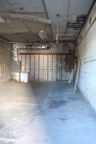 More Photos Of 379 Shippan Ave, Stamford General Retail For Lease