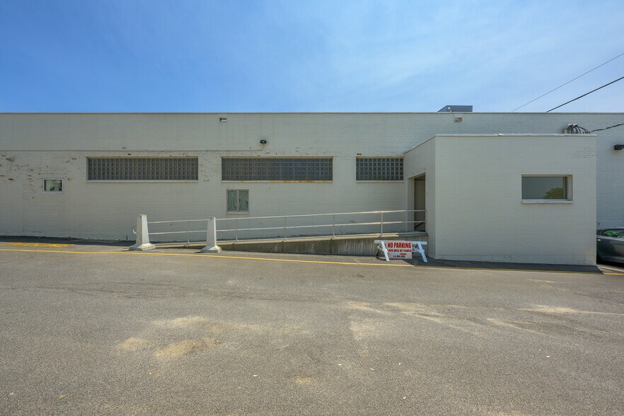 More Photos Of 747 Warren St, Hudson Medical For Sale