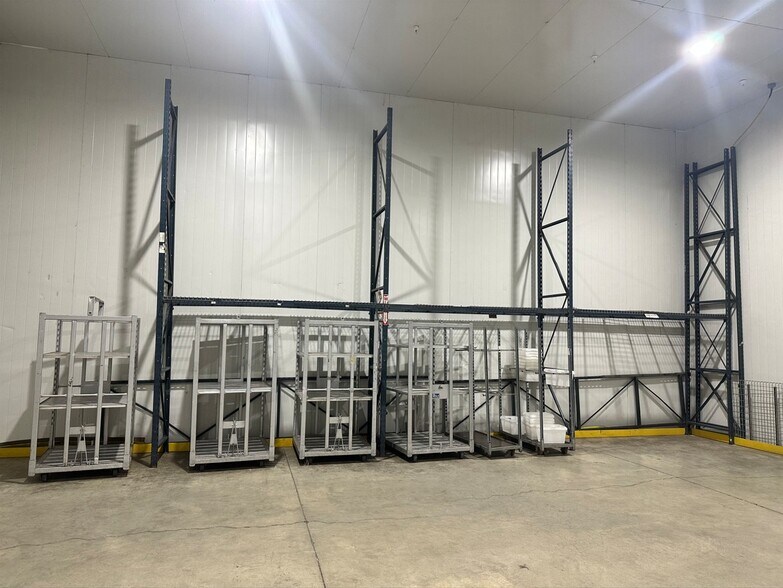 More Photos Of 160 Broadway, Cresskill Warehouse For Lease