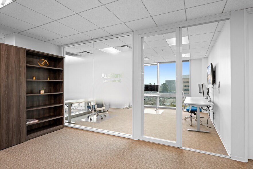 More Photos Of 301 N Lake Ave, Pasadena Office For Lease