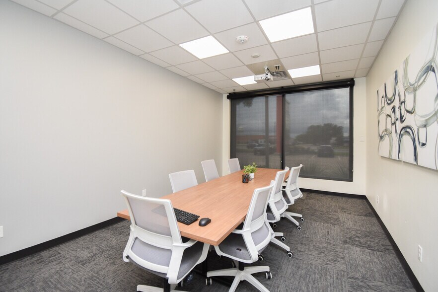 More Photos Of 4800 N Navarro St, Victoria Freestanding For Lease