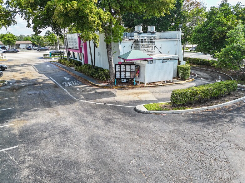 More Photos Of 750 W Sample Rd, Pompano Beach Fast Food For Lease