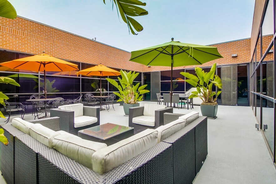 More Photos Of 475 Washington Blvd, Marina Del Rey Office For Lease