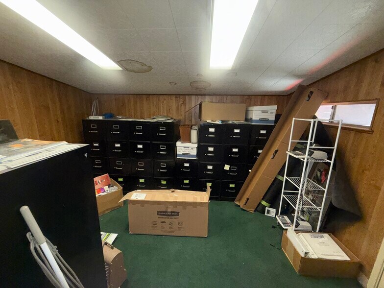 More Photos Of 1360-1366 Burton Ave, Salinas Warehouse For Sale