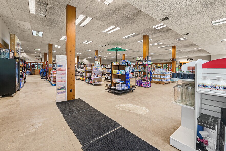 More Photos Of 254 Winnebago Dr, Fond Du Lac Office For Sale