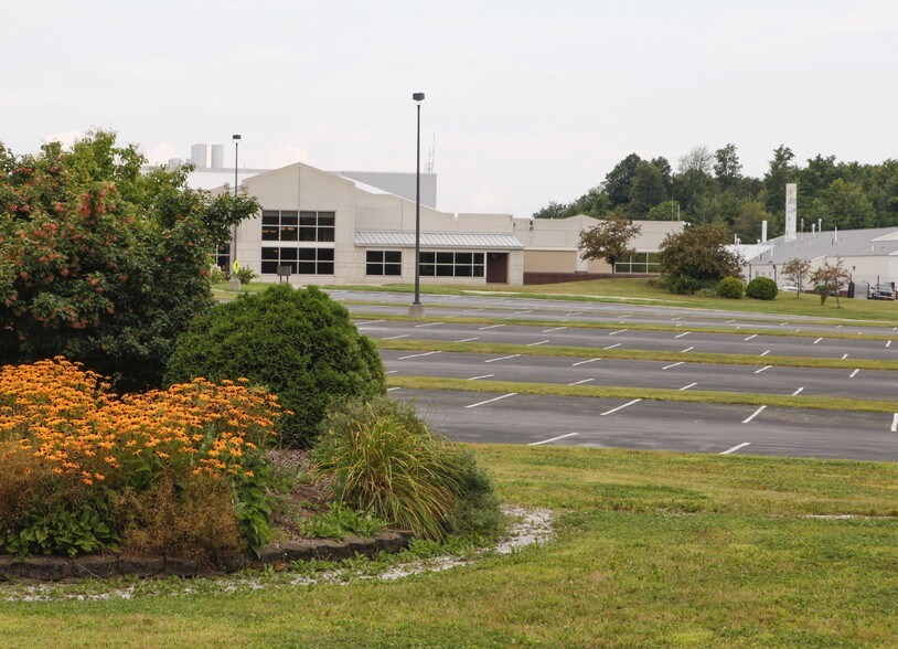 More Photos Of 641 Ridge Rd, Chazy Research And Development For Lease