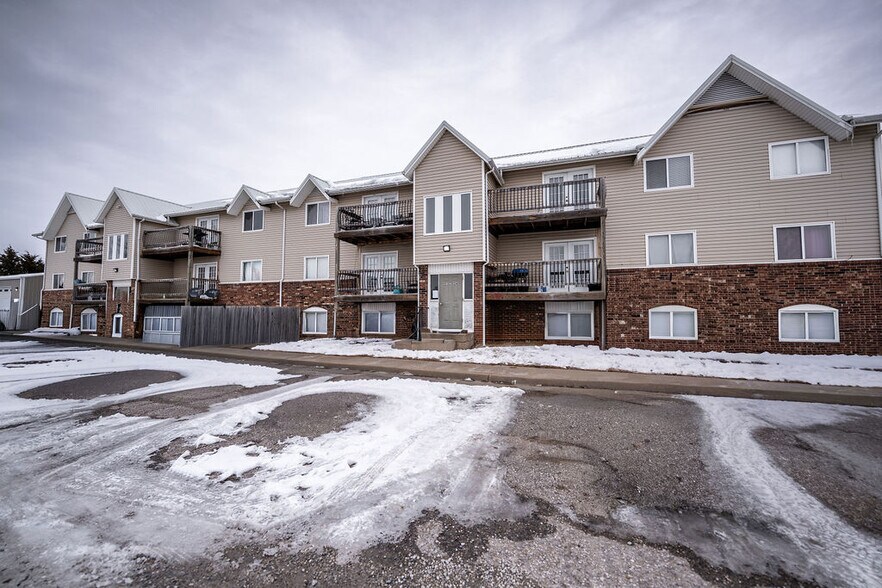 More Photos Of 300 E Windsor, Arkansas City Apartments For Sale