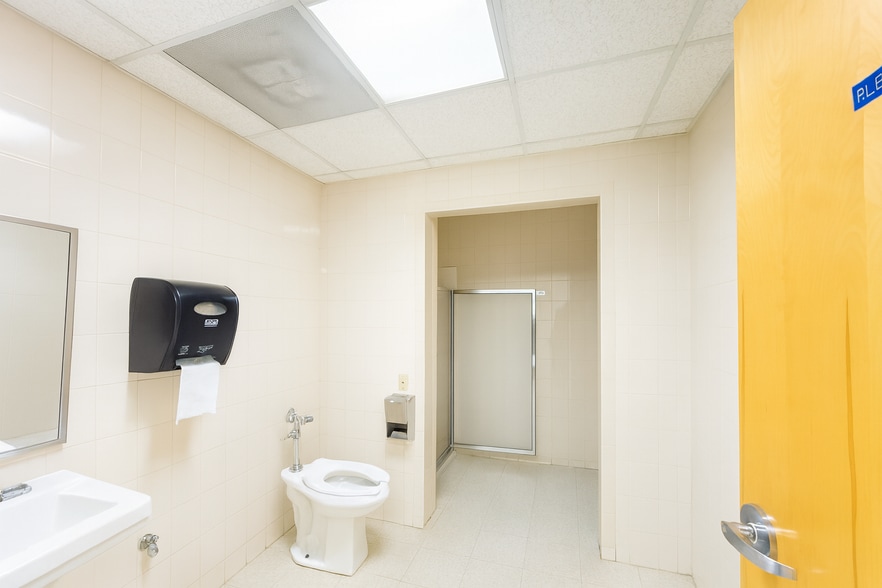 More Photos Of 310-312 Northern Ave, Boston Refrigeration Cold Storage For Sale