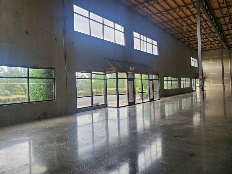 More Photos Of 600 S 74th Pl, Ridgefield Manufacturing For Lease