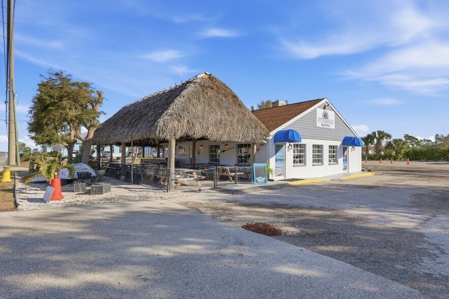 More Photos Of 2901 Placida Rd, Englewood Restaurant For Sale