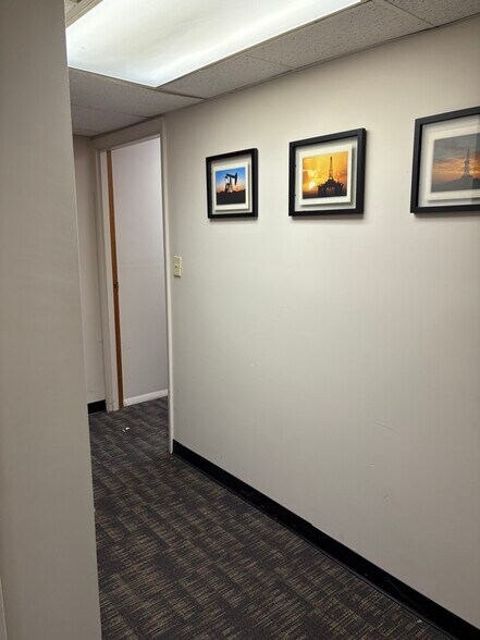 More Photos Of 2017 Sunset Blvd, Steubenville Office For Lease