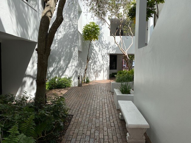 More Photos Of 1266 1st St, Sarasota Medical For Lease