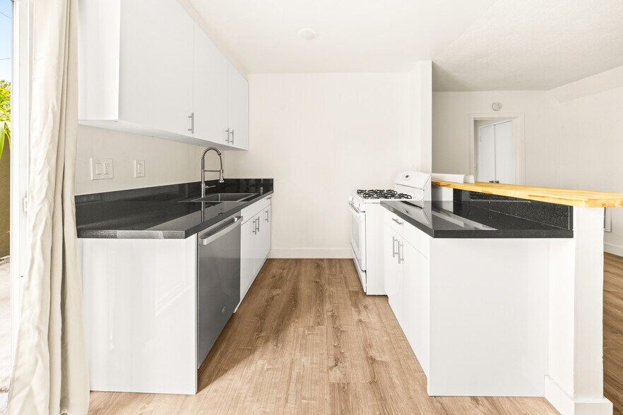 More Photos Of 6597 Trigo Rd, Goleta Apartments For Sale