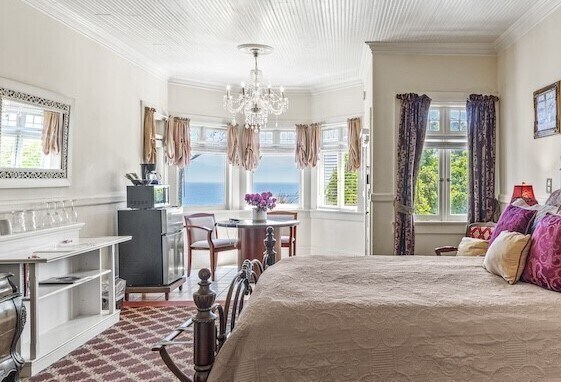 More Photos Of 620 El Salto Dr, Capitola Hospitality For Sale
