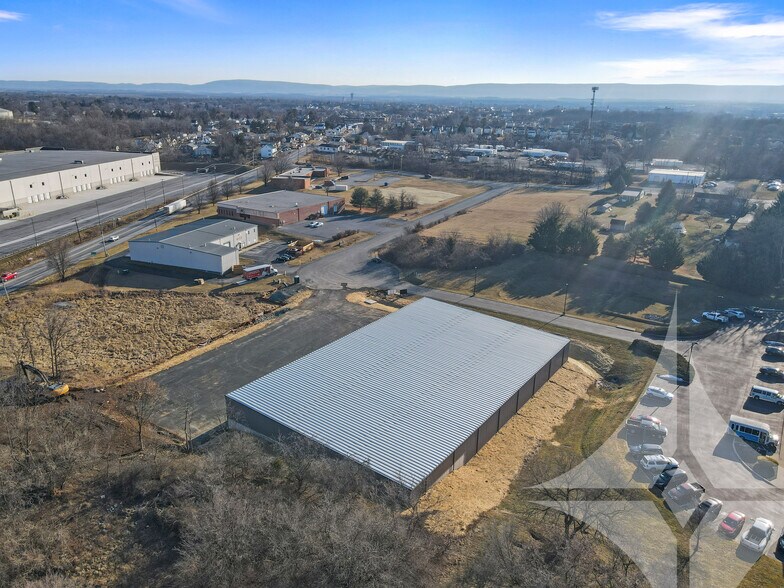 More Photos Of 221 McRand Ct, Hagerstown Light Distribution For Lease