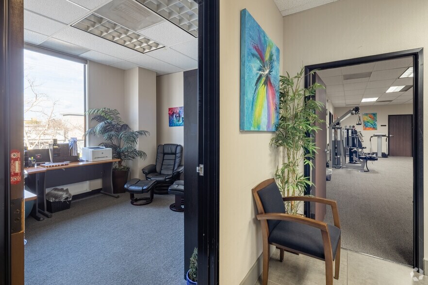 More Photos Of 1950 E 17th St, Santa Ana Office For Lease