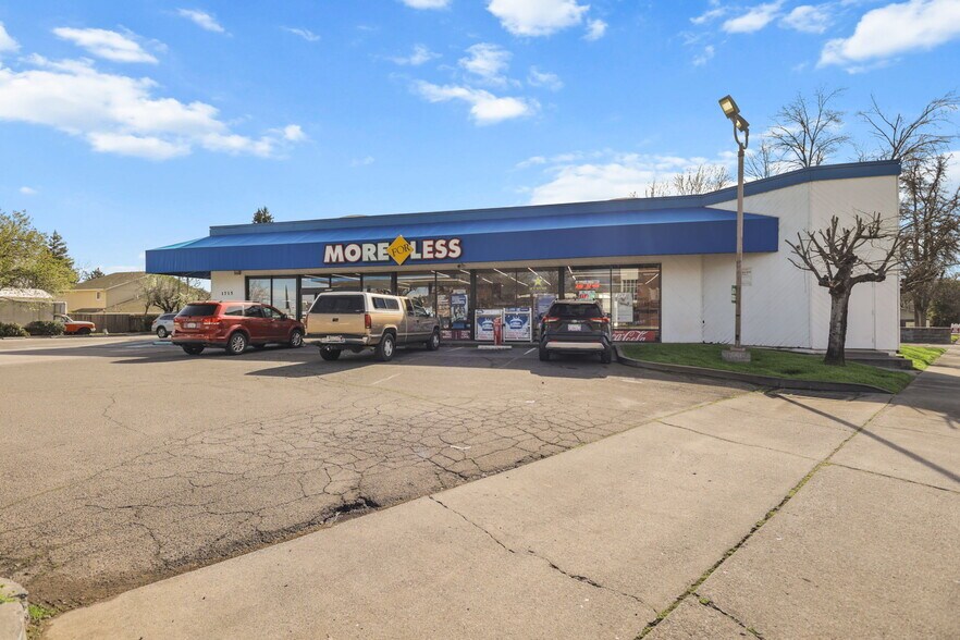 More Photos Of 1715 Walnut St, Red Bluff Service Station For Sale