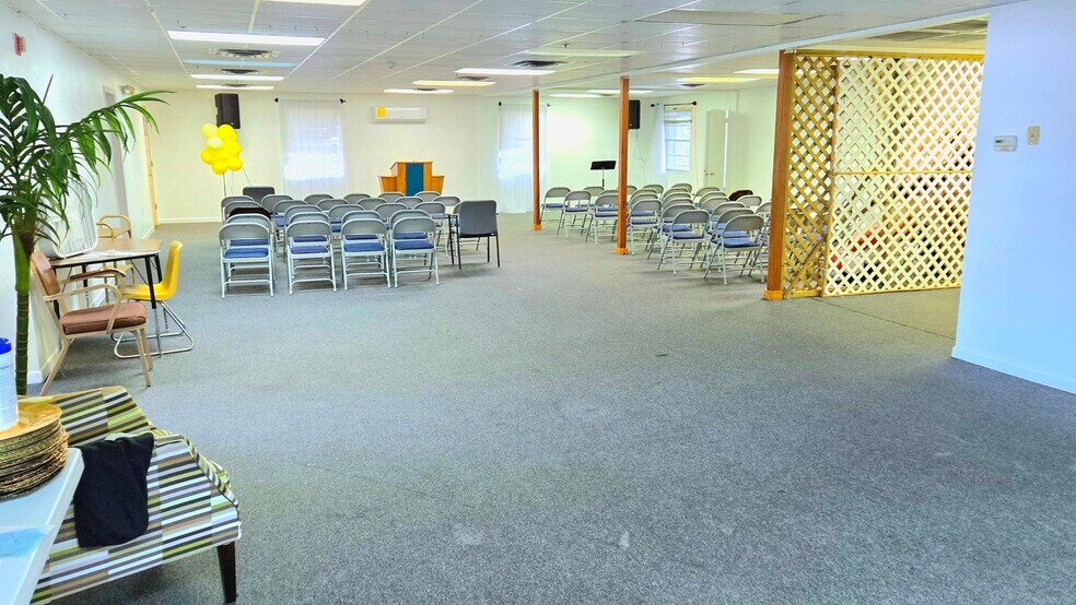 More Photos Of 1803 57th Ave W, Bradenton Religious Facility For Lease