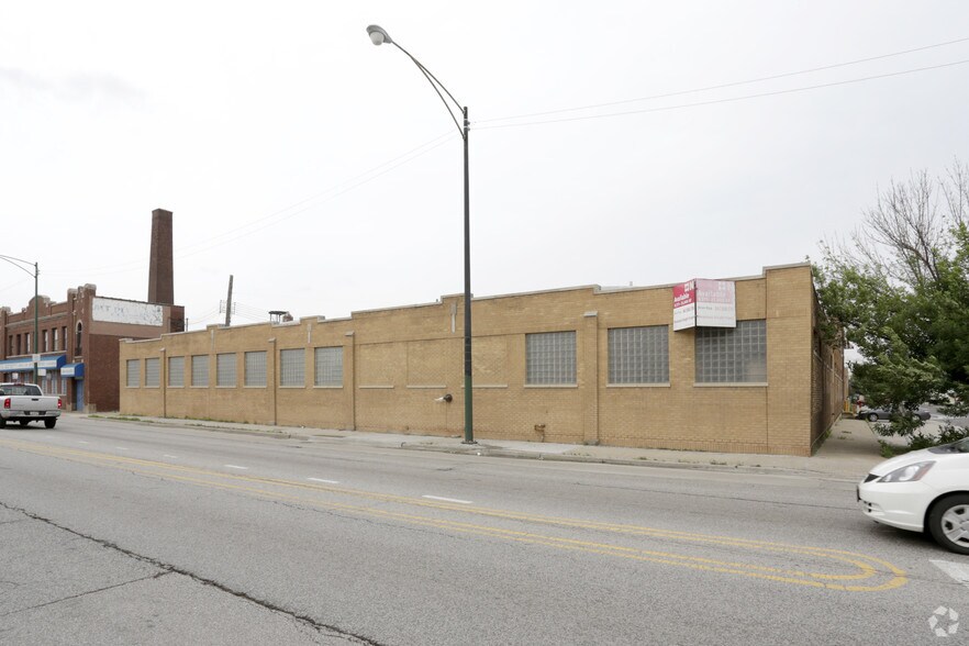 More Photos Of 933 N Cicero Ave, Chicago Warehouse For Lease