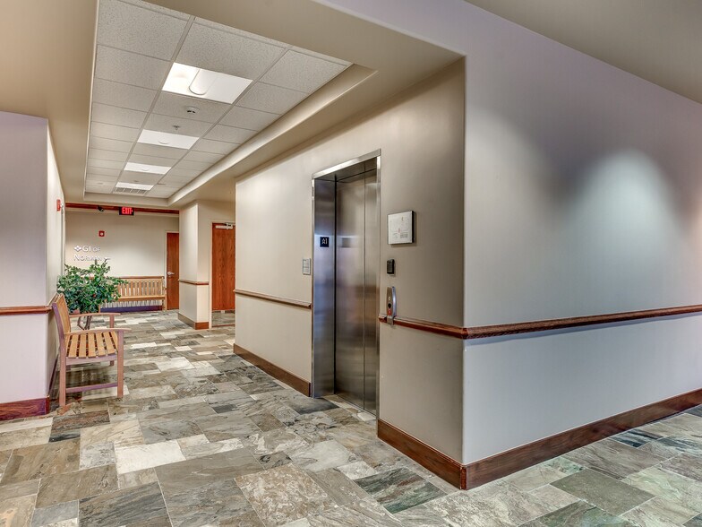 More Photos Of 3101 W Tecumseh Rd, Norman Office For Lease