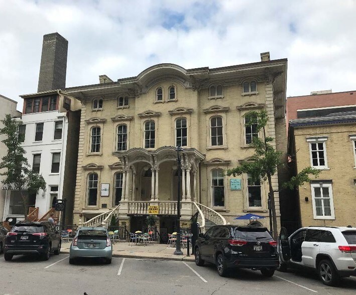 More Photos Of 777 N Jefferson St, Milwaukee Loft Creative Space For Lease