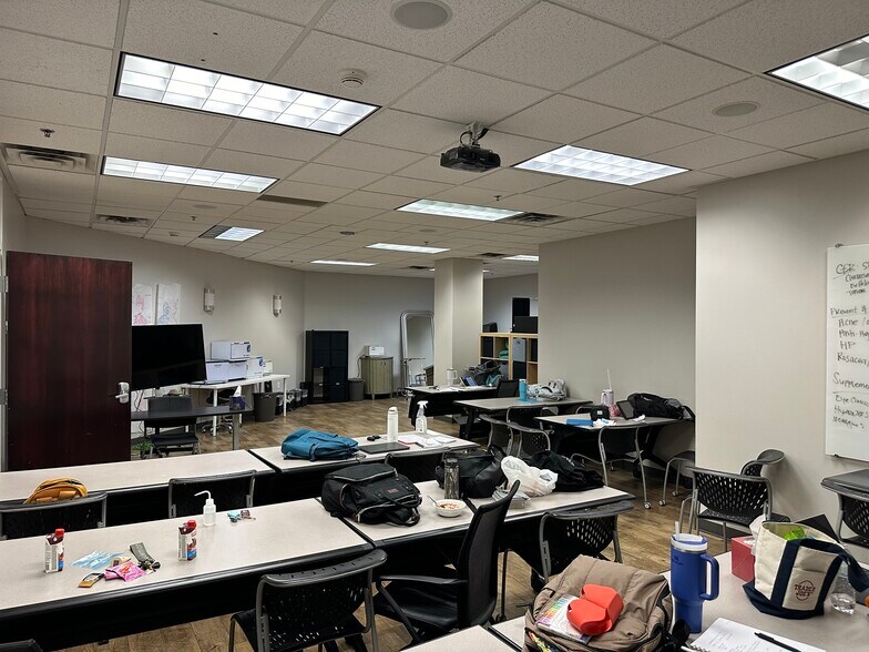 More Photos Of 86 N University Ave, Provo Office Residential For Lease