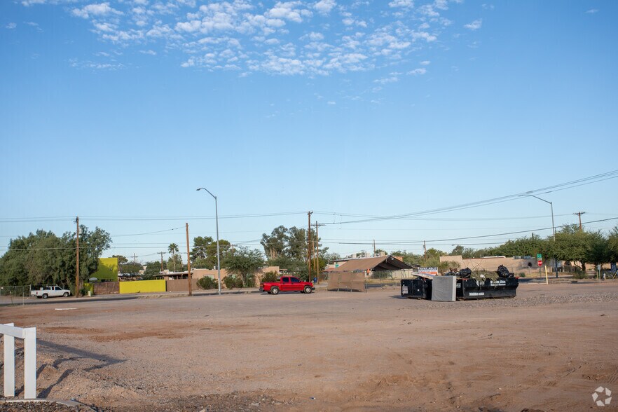 More Photos Of SEC E Lee St & Alvernon Way, Tucson Unknown For Lease