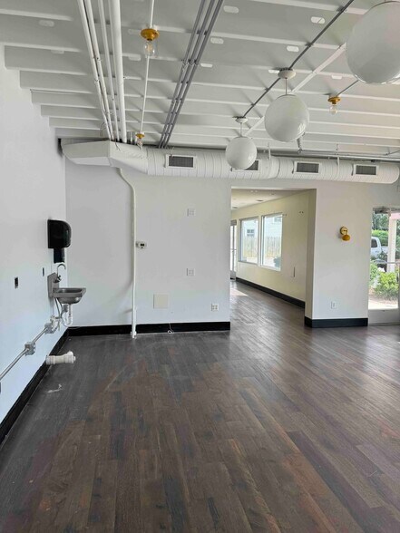 More Photos Of 1600 Princess Anne St, Fredericksburg Storefront Retail Office For Sale