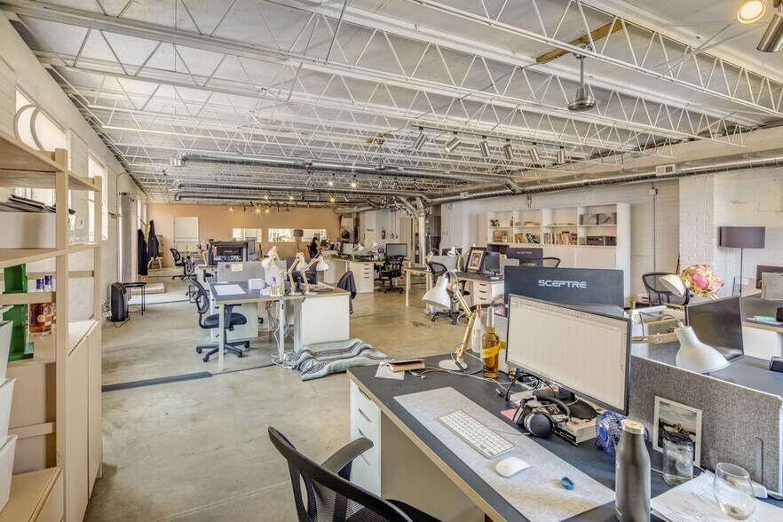 More Photos Of 2400 Curtis St, Denver Loft Creative Space For Lease