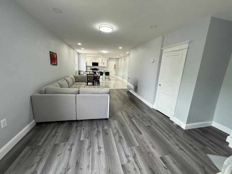 More Photos Of , Philadelphia Unknown For Sale