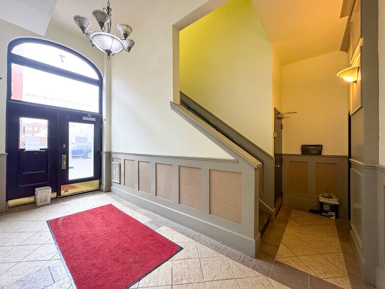 More Photos Of 15 Alma St, Moncton Medical For Lease